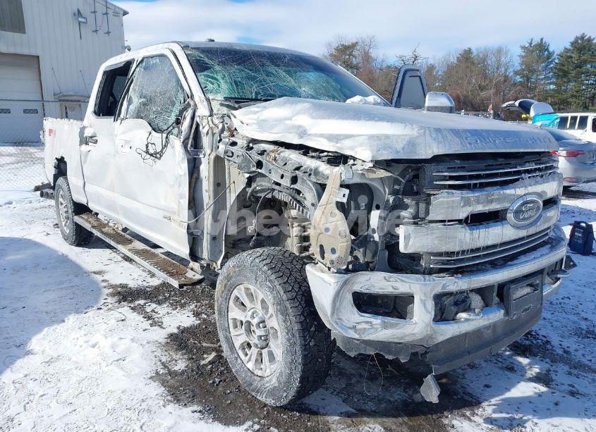 Photo 6 of 2018 Ford F-250 LARIAT (VIN 1FT7W2BTXJEB09361)