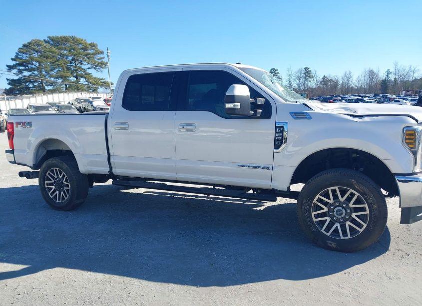 Photo 13 of 2018 Ford F-250 LARIAT (VIN 1FT7W2BTXJEC35672)