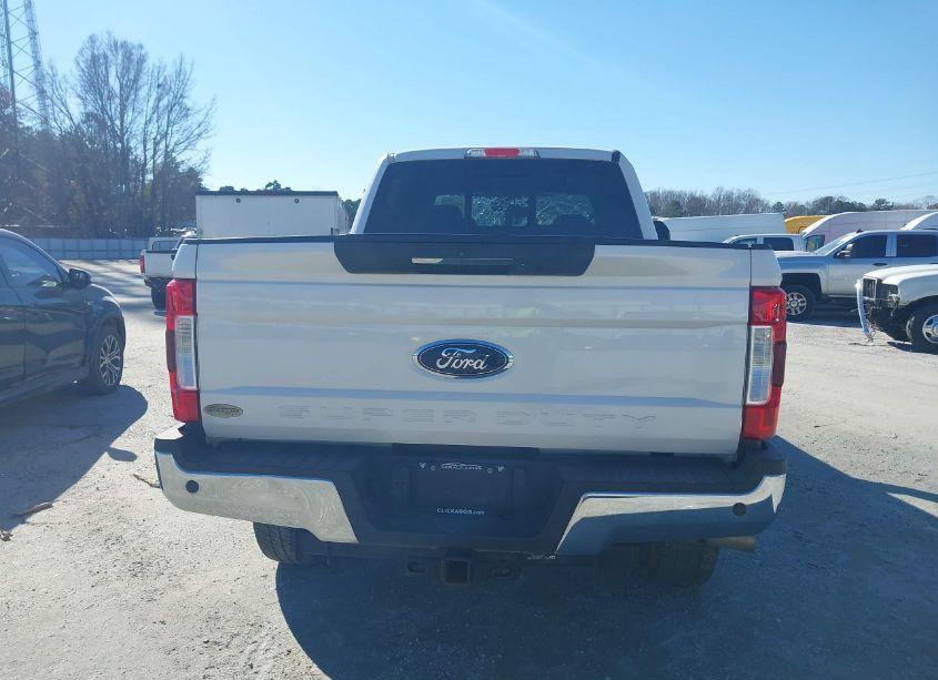 Photo 16 of 2018 Ford F-250 LARIAT (VIN 1FT7W2BTXJEC35672)