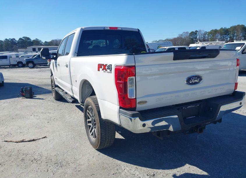Photo 3 of 2018 Ford F-250 LARIAT (VIN 1FT7W2BTXJEC35672)