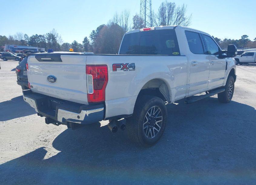 Photo 4 of 2018 Ford F-250 LARIAT (VIN 1FT7W2BTXJEC35672)