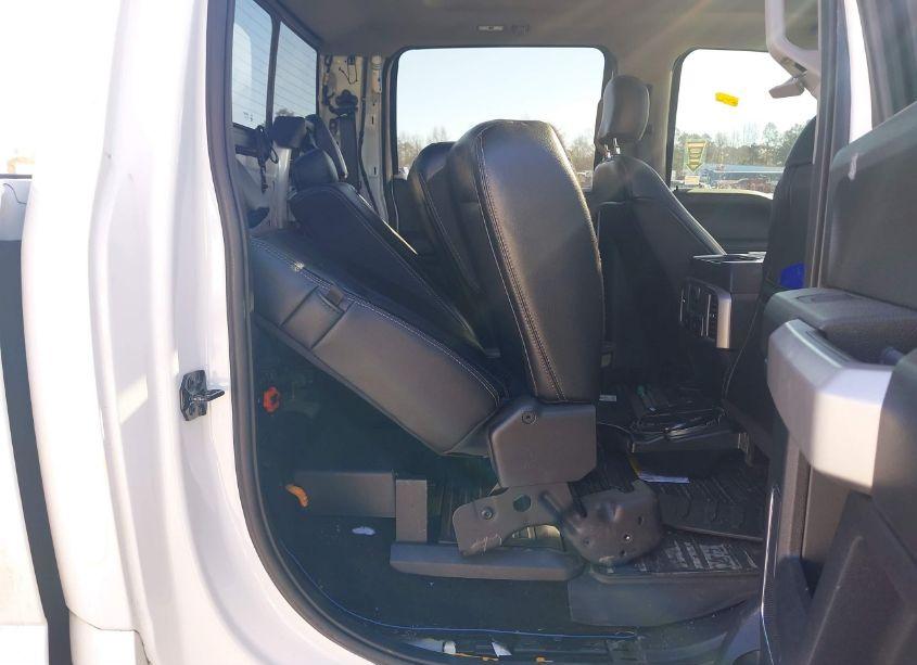 Photo 8 of 2018 Ford F-250 LARIAT (VIN 1FT7W2BTXJEC35672)