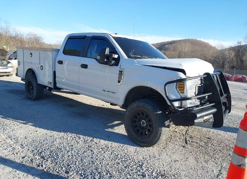 2018 Ford F-250 XL (VIN 1FT7W2BTXJEC40368) main photo