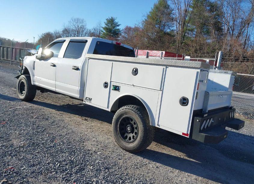 Photo 3 of 2018 Ford F-250 XL (VIN 1FT7W2BTXJEC40368)