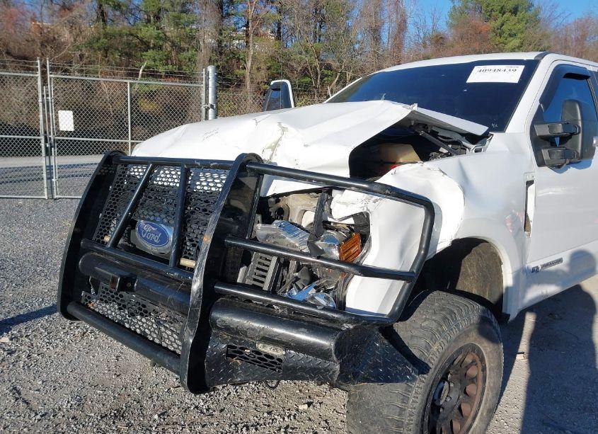 Photo 6 of 2018 Ford F-250 XL (VIN 1FT7W2BTXJEC40368)