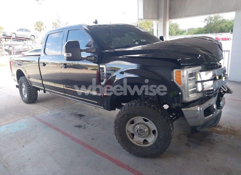 2019 Ford F-250 LARIAT (VIN 1FT7W2BTXKEC87594) main photo