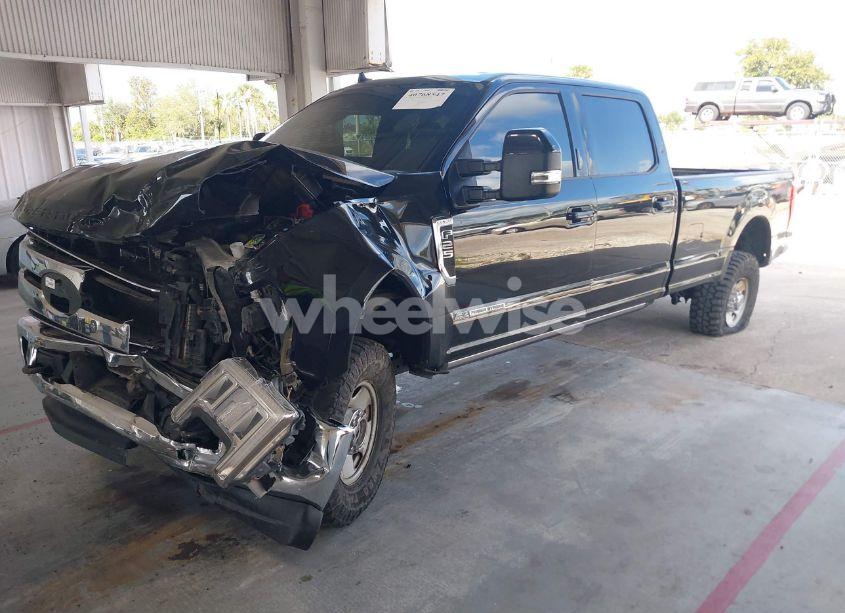 Photo 2 of 2019 Ford F-250 LARIAT (VIN 1FT7W2BTXKEC87594)