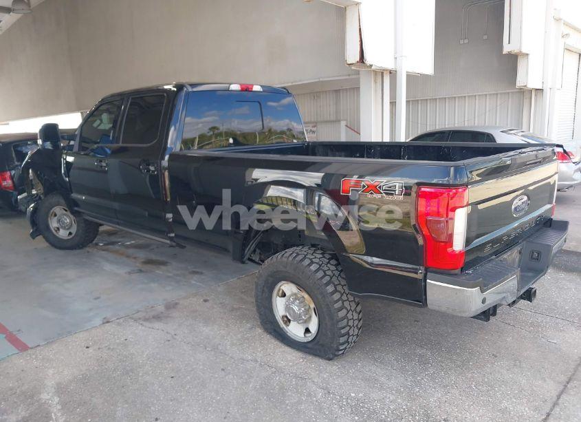 Photo 3 of 2019 Ford F-250 LARIAT (VIN 1FT7W2BTXKEC87594)