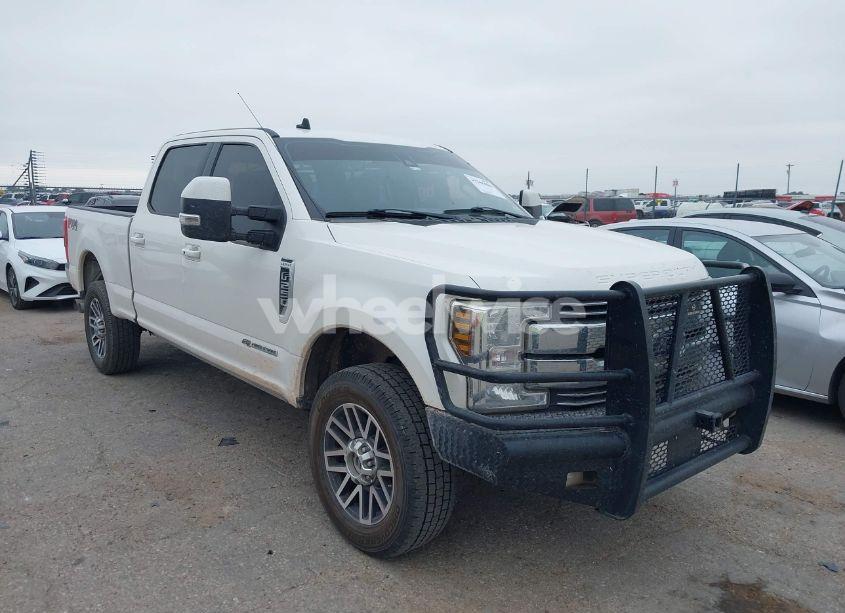 2019 Ford F-250 LARIAT (VIN 1FT7W2BTXKED26149) main photo