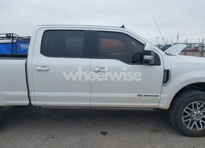 Photo 13 of 2019 Ford F-250 LARIAT (VIN 1FT7W2BTXKED26149)