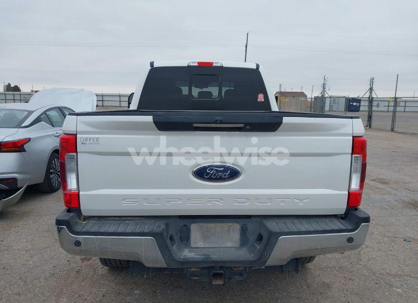 Photo 16 of 2019 Ford F-250 LARIAT (VIN 1FT7W2BTXKED26149)