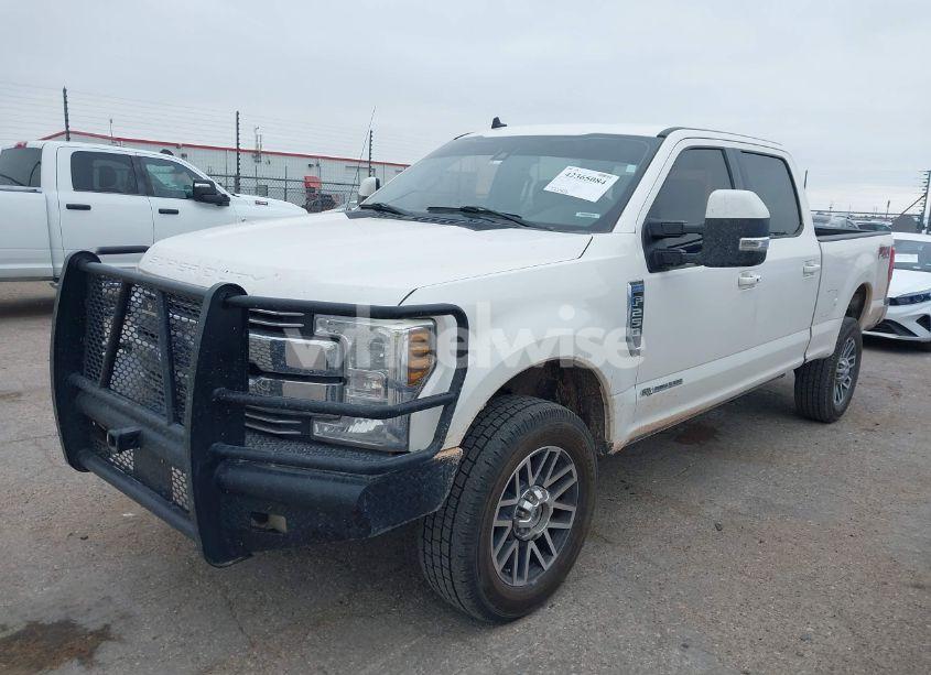 Photo 2 of 2019 Ford F-250 LARIAT (VIN 1FT7W2BTXKED26149)