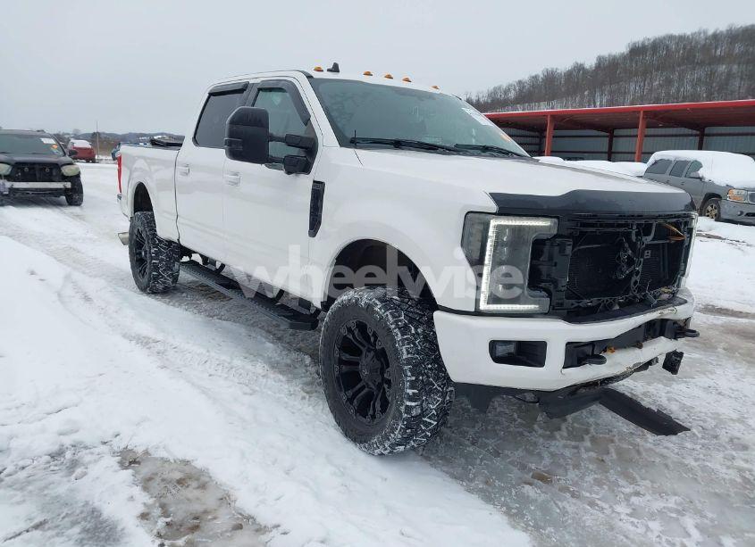 2019 Ford F-250 LARIAT (VIN 1FT7W2BTXKEE81526) main photo