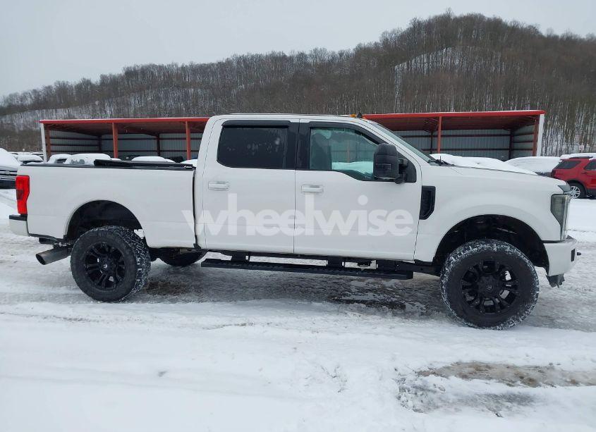 Photo 13 of 2019 Ford F-250 LARIAT (VIN 1FT7W2BTXKEE81526)