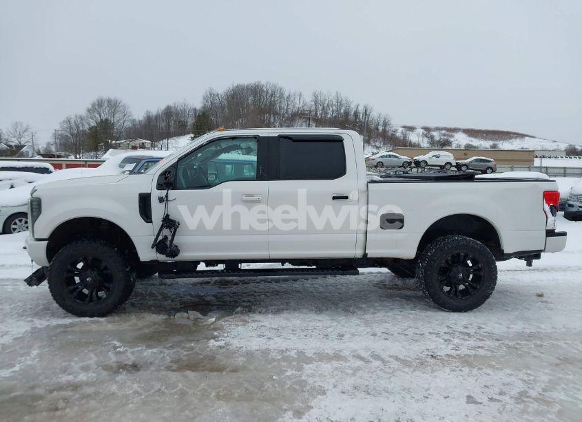 Photo 14 of 2019 Ford F-250 LARIAT (VIN 1FT7W2BTXKEE81526)