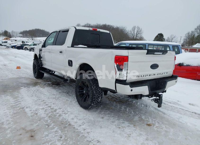 Photo 3 of 2019 Ford F-250 LARIAT (VIN 1FT7W2BTXKEE81526)