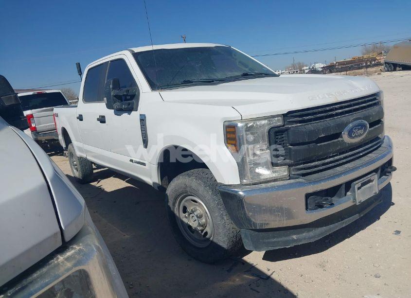2019 Ford F-250 XL (VIN 1FT7W2BTXKEF52837) main photo