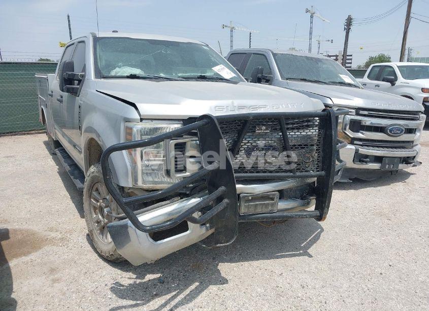 2019 Ford F-250 XLT (VIN 1FT7W2BTXKEF52949) main photo