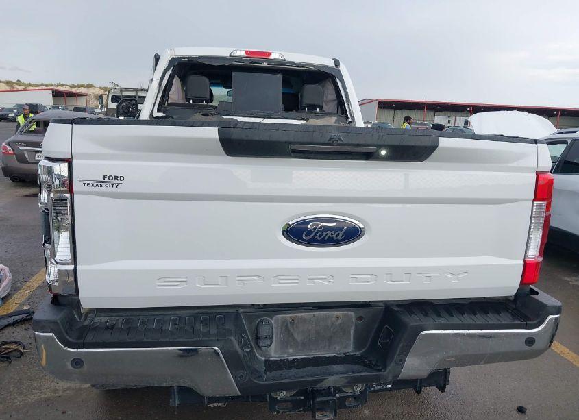Photo 17 of 2019 Ford F-250 LARIAT (VIN 1FT7W2BTXKEG02846)