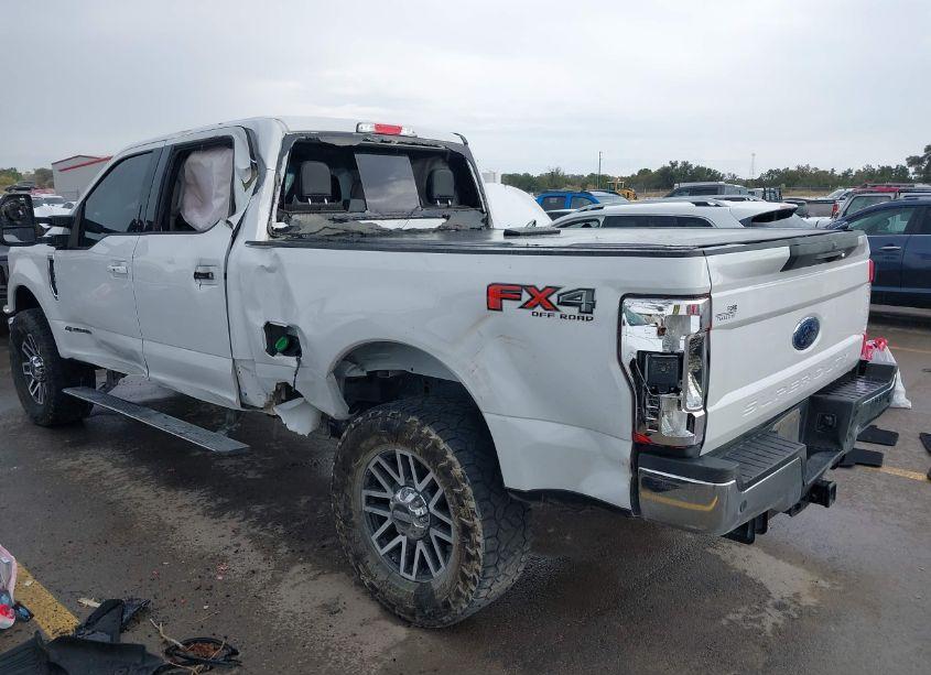 Photo 3 of 2019 Ford F-250 LARIAT (VIN 1FT7W2BTXKEG02846)