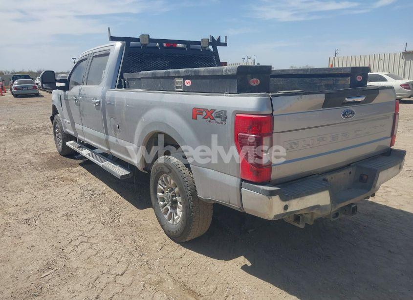 Photo 3 of 2022 Ford F-350 XLT (VIN 1FT7W3BT2NEC14262)