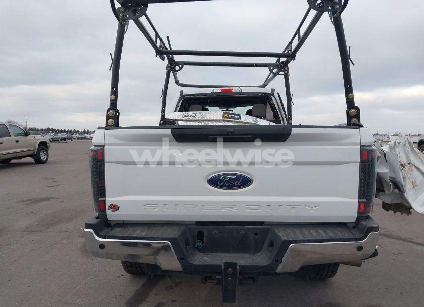 Photo 16 of 2017 Ford F-350 XLT (VIN 1FT7W3BT8HEE58535)