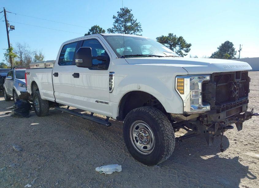 2019 Ford F-350 XL (VIN 1FT7W3BTXKED68066) main photo