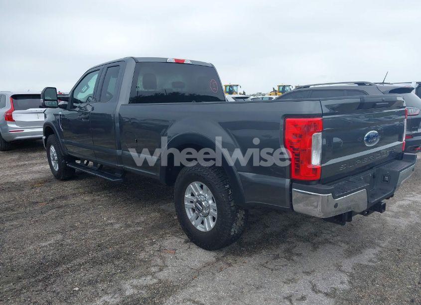 Photo 3 of 2019 Ford F-250 XLT (VIN 1FT7X2A64KED23773)