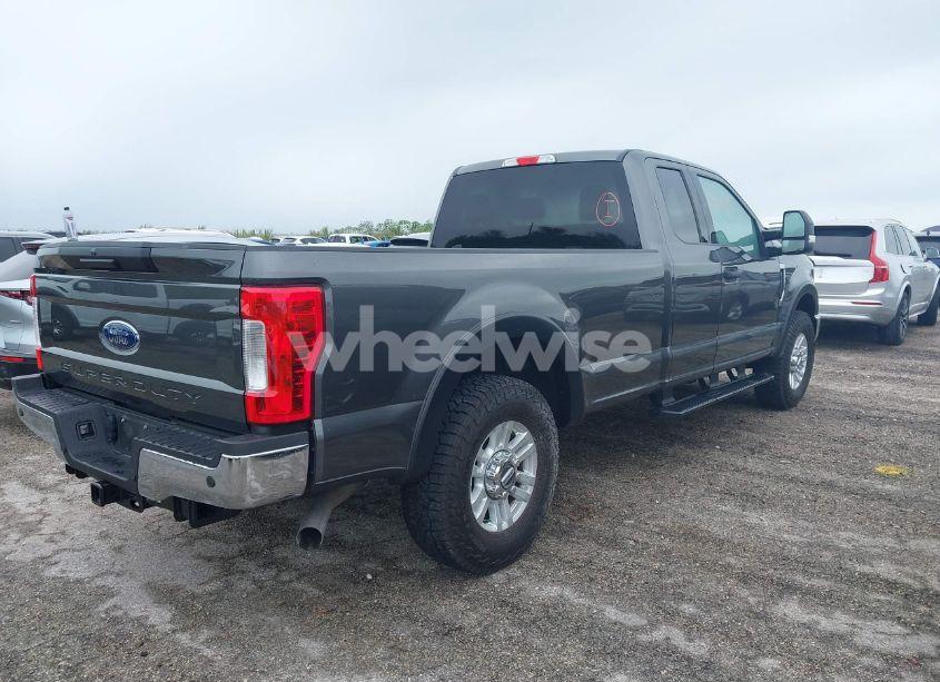 Photo 4 of 2019 Ford F-250 XLT (VIN 1FT7X2A64KED23773)