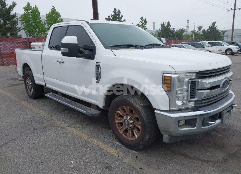 2019 Ford F-250 XLT (VIN 1FT7X2A65KEC46783) main photo