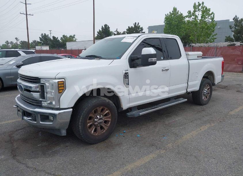 Photo 2 of 2019 Ford F-250 XLT (VIN 1FT7X2A65KEC46783)