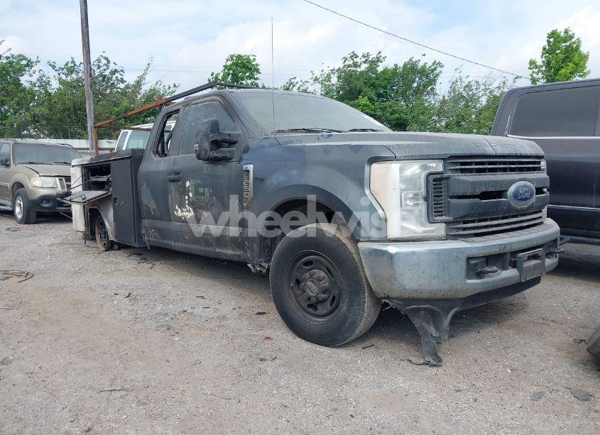 2017 Ford F-250 XL (VIN 1FT7X2A69HEE28463) main photo