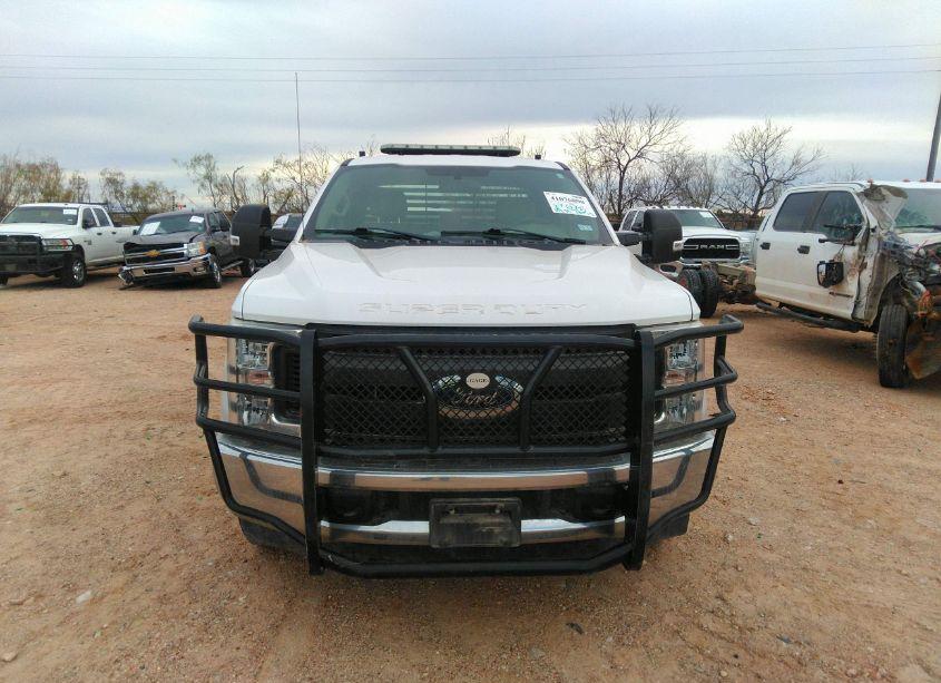 Photo 11 of 2019 Ford F-250 XL (VIN 1FT7X2A6XKEE26471)