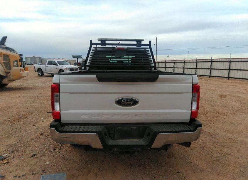 Photo 15 of 2019 Ford F-250 XL (VIN 1FT7X2A6XKEE26471)