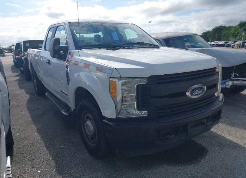 2017 Ford F-250 XL (VIN 1FT7X2ATXHEB45382) main photo