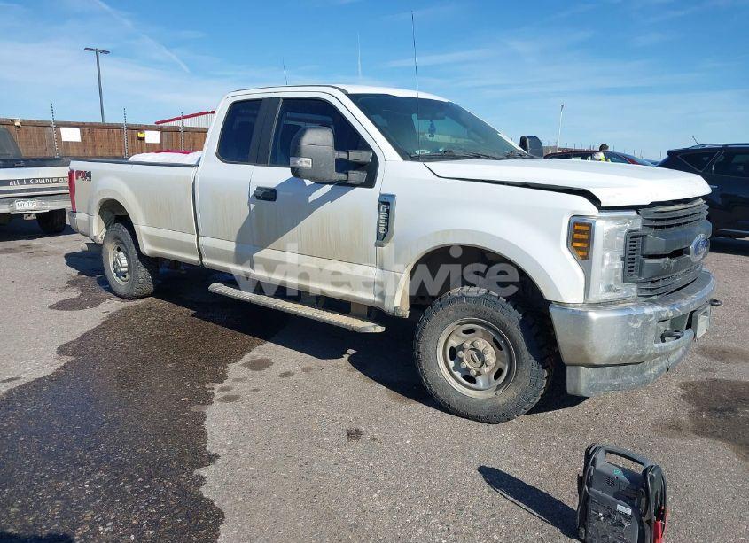 2019 Ford F-250 XL (VIN 1FT7X2B60KEF82968) main photo