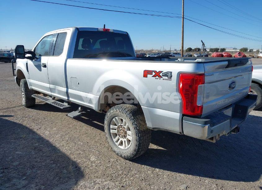 Photo 3 of 2019 Ford F-250 XLT (VIN 1FT7X2B61KEG78138)