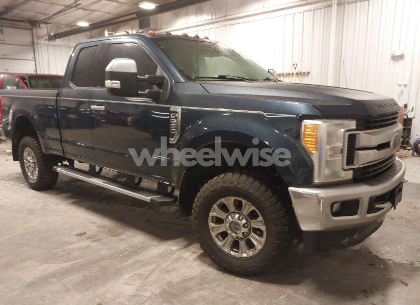 2017 Ford F-250 XLT (VIN 1FT7X2B62HED41759) main photo