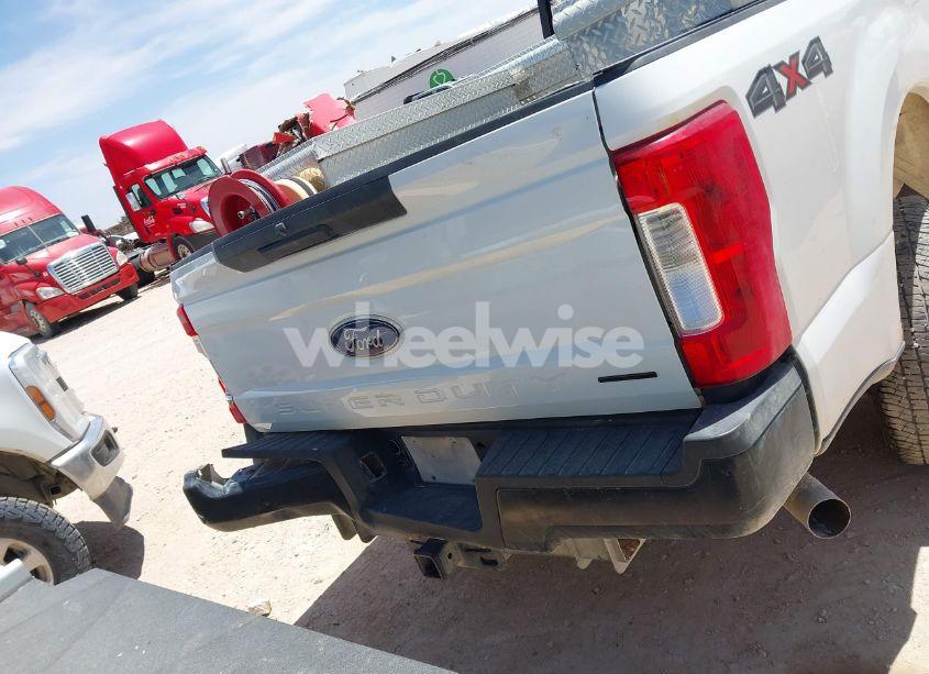 Photo 16 of 2019 Ford F-250 XL (VIN 1FT7X2B62KED96266)