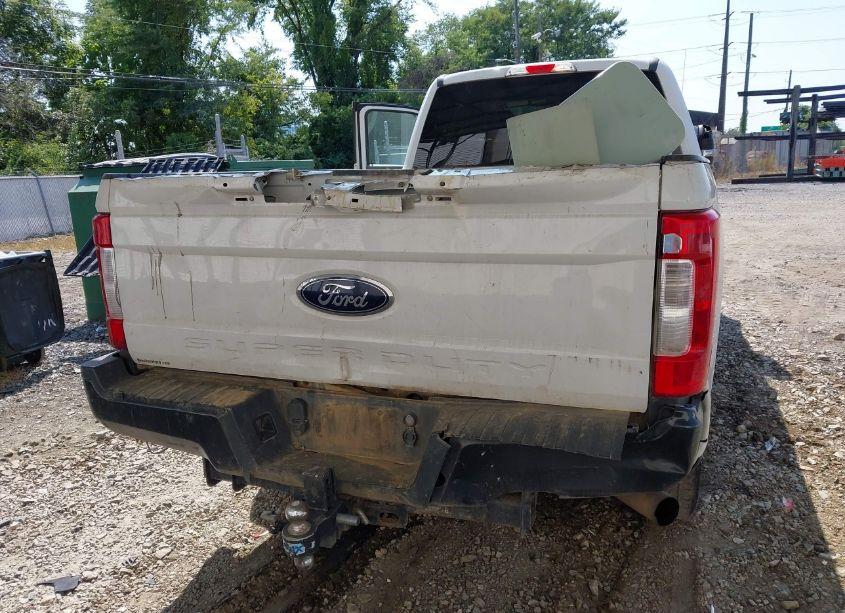 Photo 17 of 2019 Ford F-250 XL (VIN 1FT7X2B62KEE70849)