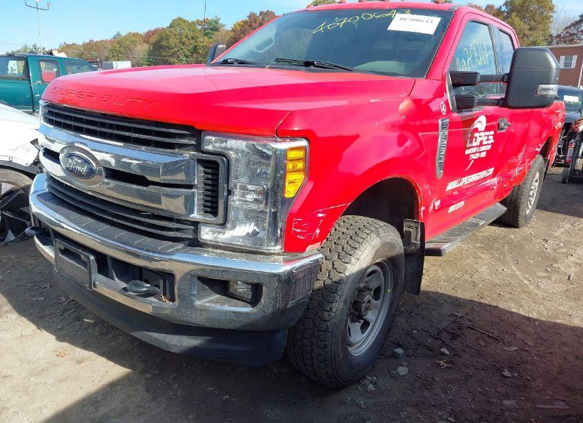 Photo 2 of 2017 Ford F-250 XLT (VIN 1FT7X2B64HEF03875)