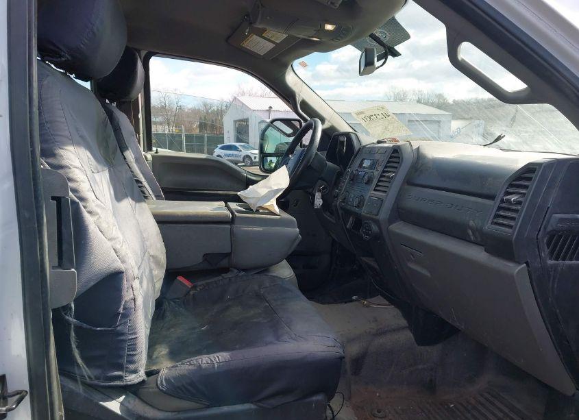 Photo 5 of 2019 Ford F-250 XL (VIN 1FT7X2B66KEC61596)