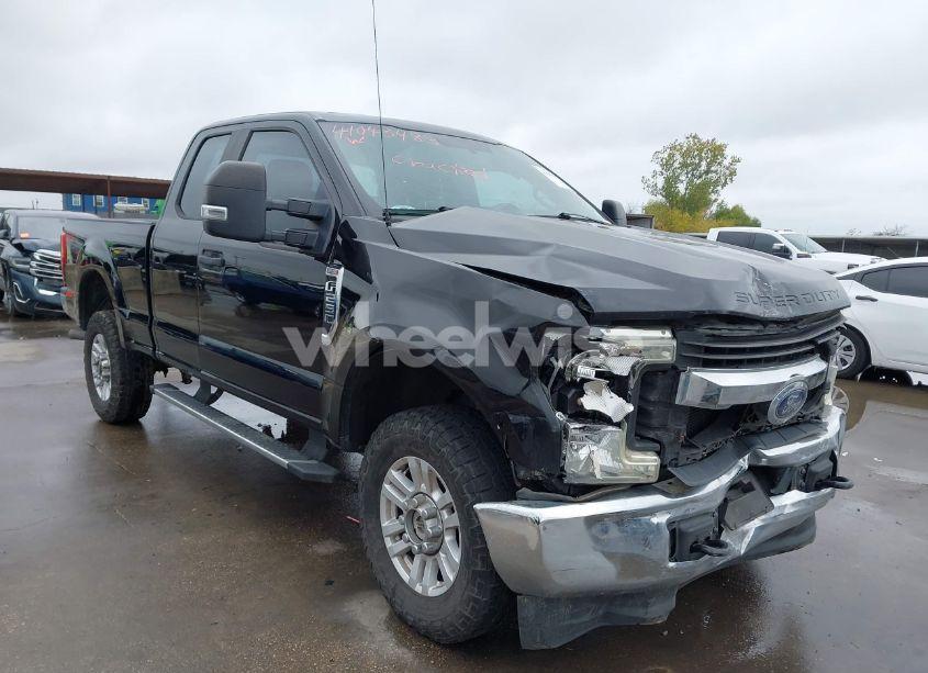 2017 Ford F-250 XL (VIN 1FT7X2B68HEC89778) main photo