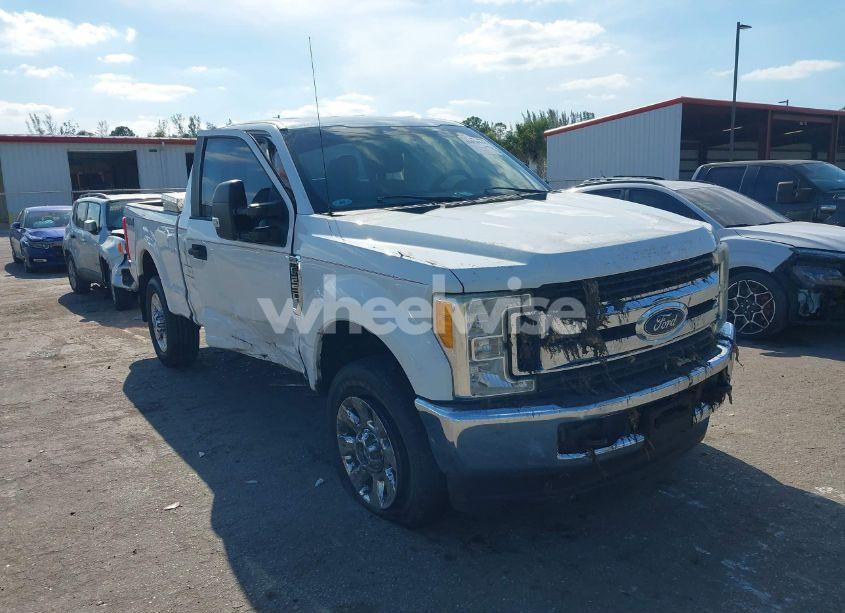 2017 Ford F-250 XL (VIN 1FT7X2B68HEE91892) main photo