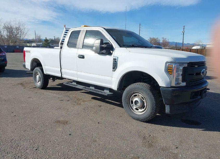 2019 Ford F-250 XL (VIN 1FT7X2B68KEC24968) main photo