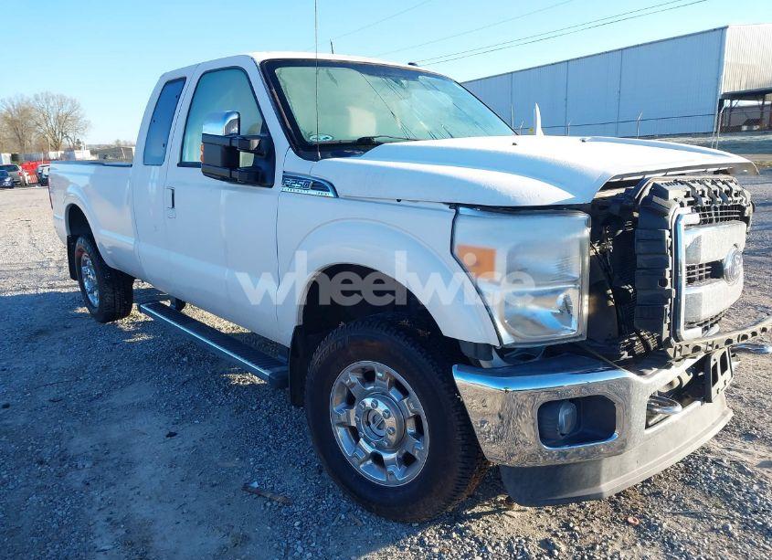 2016 Ford F-250 LARIAT (VIN 1FT7X2B69GEB82415) main photo