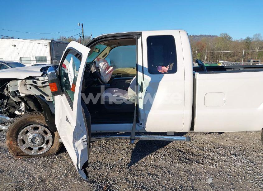 Photo 14 of 2016 Ford F-250 LARIAT (VIN 1FT7X2B69GEB82415)