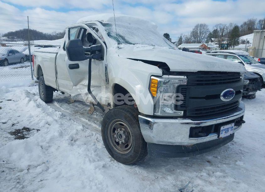 2017 Ford F-250 XL (VIN 1FT7X2B69HEB99362) main photo