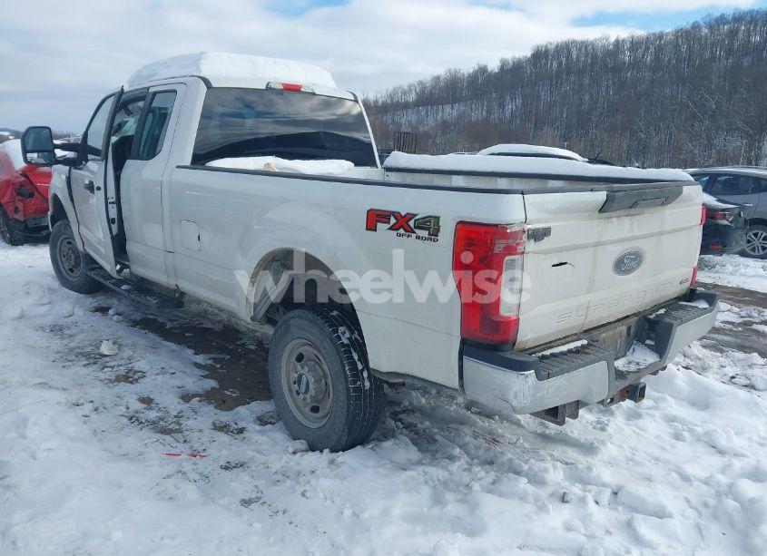 Photo 3 of 2017 Ford F-250 XL (VIN 1FT7X2B69HEB99362)