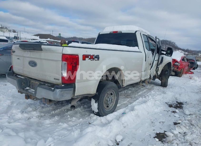 Photo 4 of 2017 Ford F-250 XL (VIN 1FT7X2B69HEB99362)